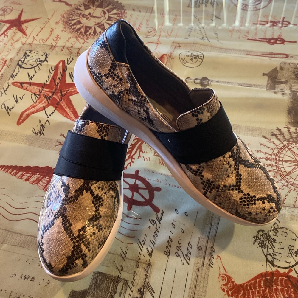 Clark’s ultimate comfort cushion feel slip on loafers.